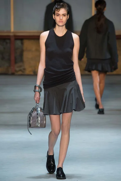Look 27
